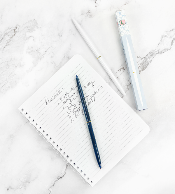 Pink and White Twist Pen Set